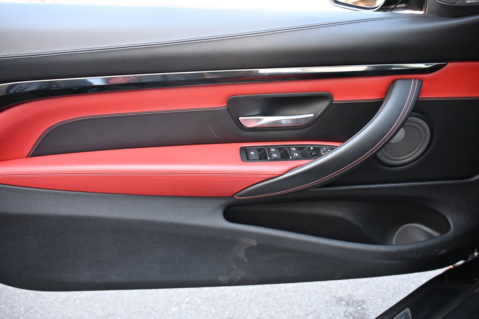 Used 2020 BMW M4 Convertible w/ Competition Package image 17