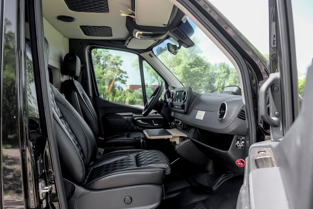 Used 2025 Mercedes-Benz Sprinter 3500 image 23