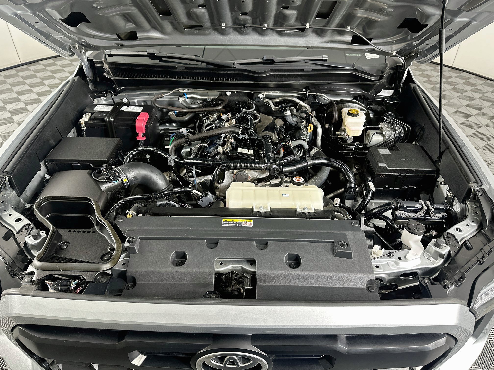 Used 2024 Toyota Tacoma TRD Off-Road w/ TRD Off Road Upgrade Package AWD/4WD image 32