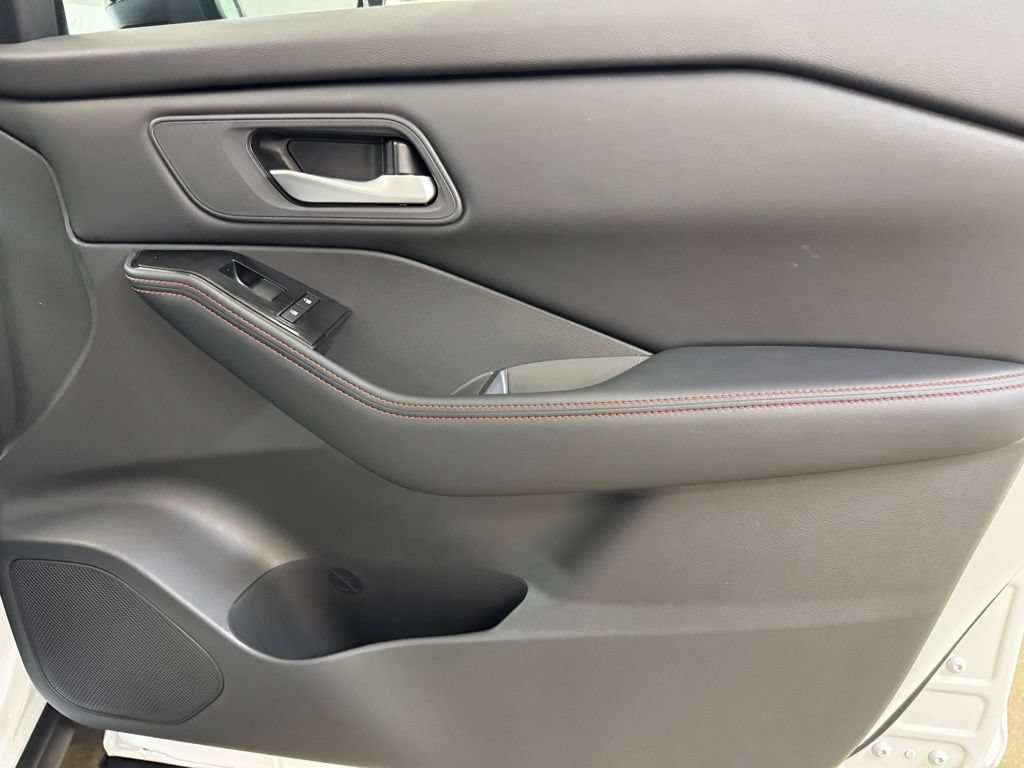 New 2026 Nissan Rogue SV AWD/4WD image 27