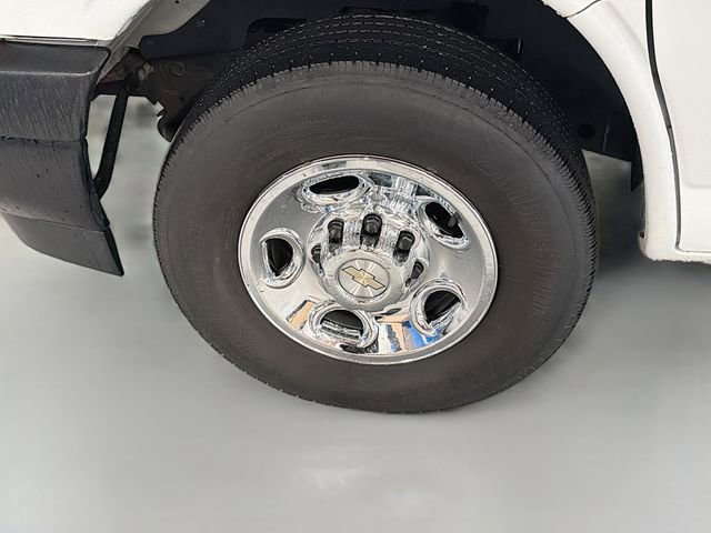 Used 2020 Chevrolet Express 2500 w/ Driver Convenience Package image 24