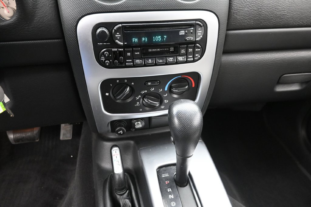 Used 2002 Jeep Liberty Limited AWD/4WD image 19
