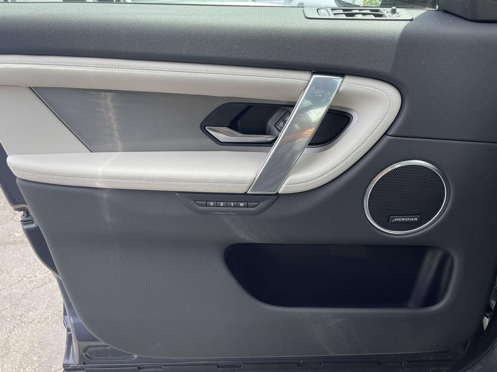 New 2026 Land Rover Discovery Sport Landmark AWD/4WD image 33