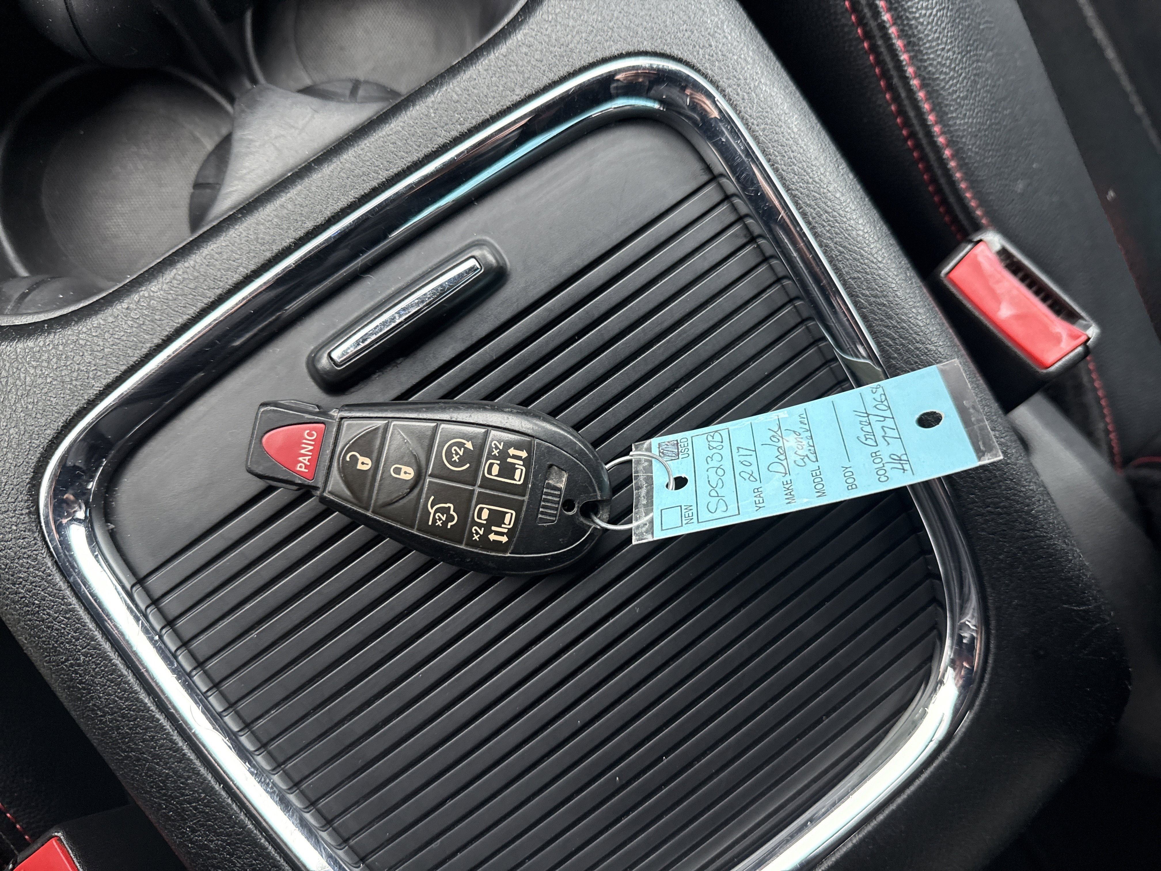 Used 2017 Dodge Grand Caravan GT image 31