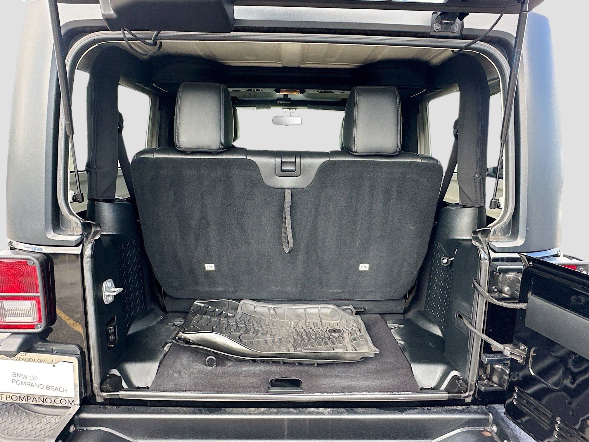 Used 2017 Jeep Wrangler Sahara image 20
