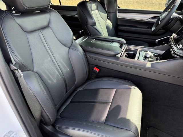 Used 2025 Jeep Wagoneer Series II w/ Premium Group I image 12