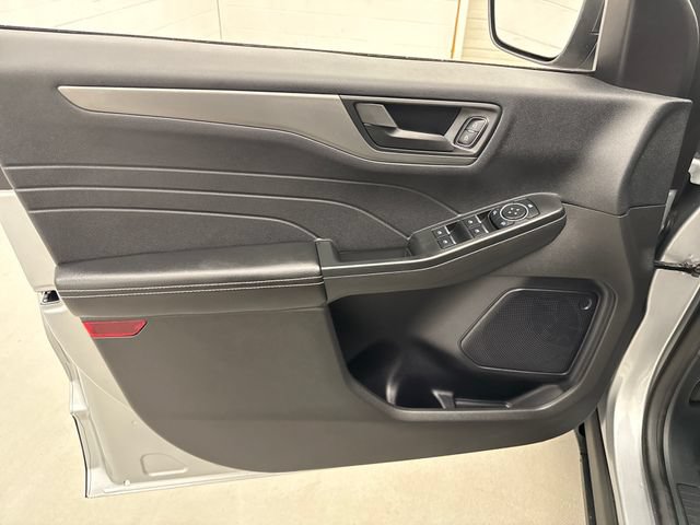 Used 2023 Ford Escape Active AWD/4WD image 12