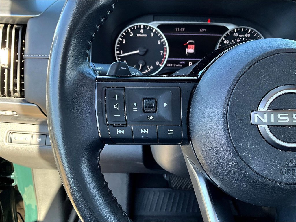 Used 2023 Nissan Pathfinder SL AWD/4WD image 13
