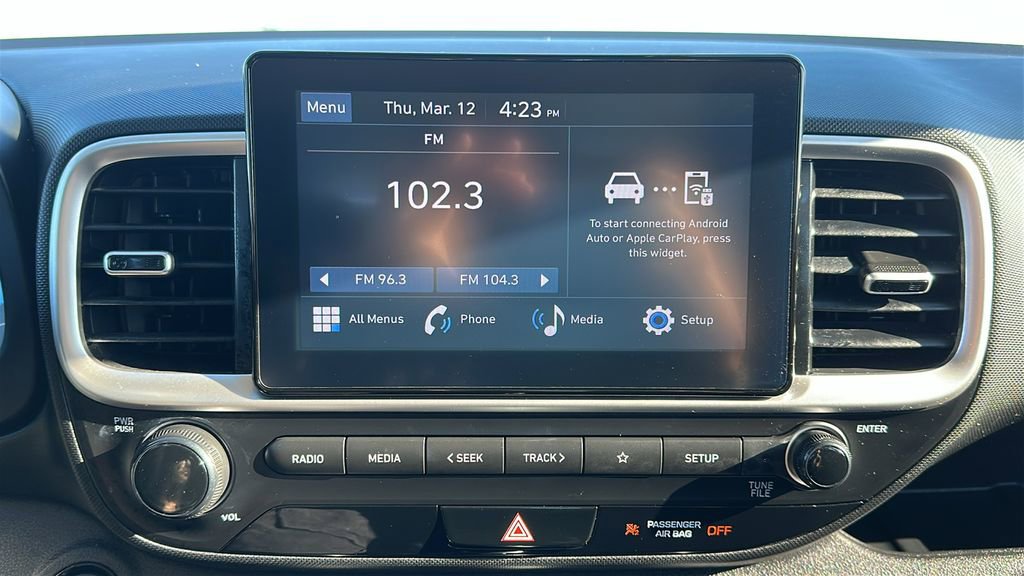 Used 2025 Hyundai Venue SEL image 25