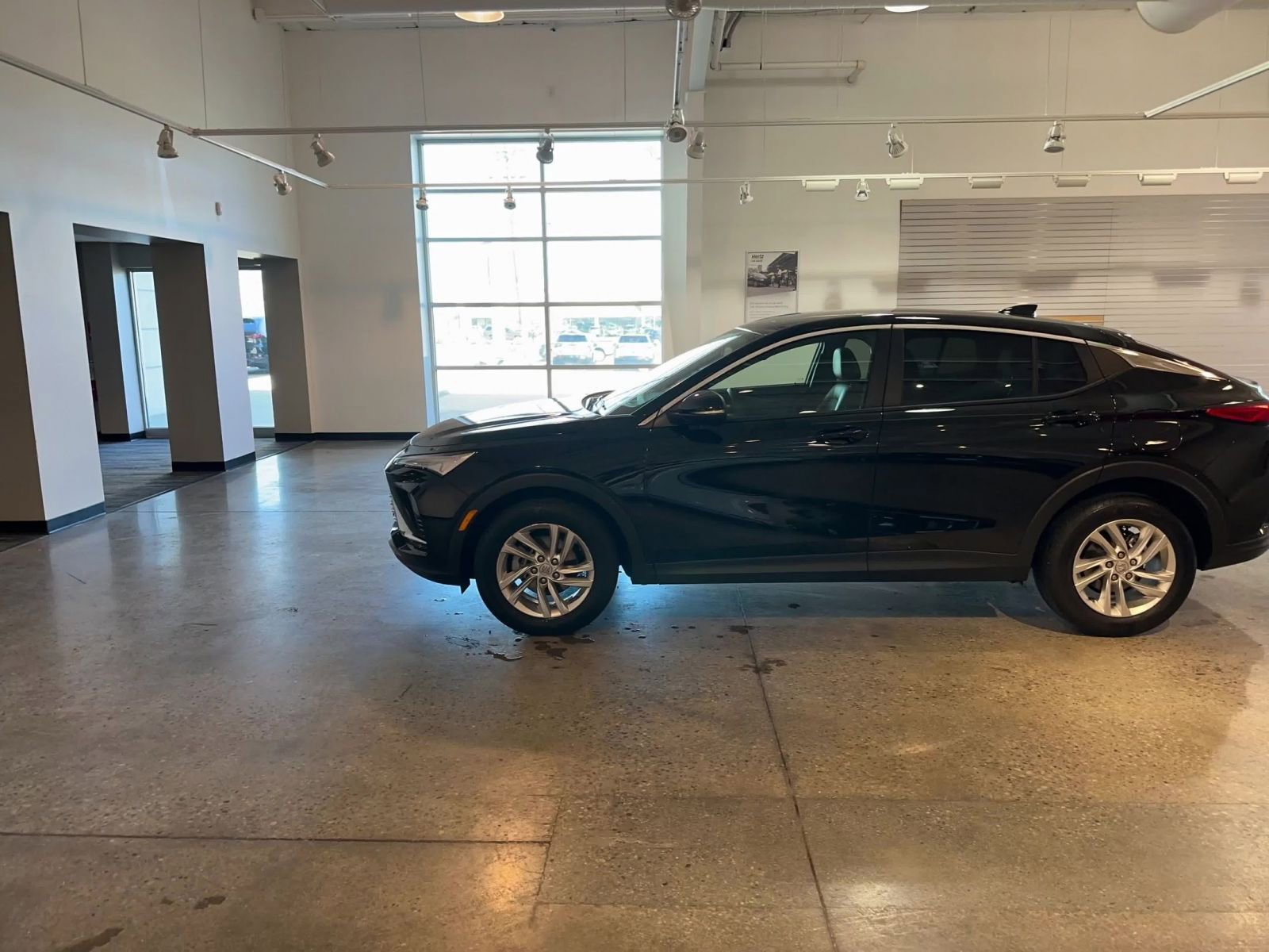 Used 2025 Buick Envista Preferred image 9