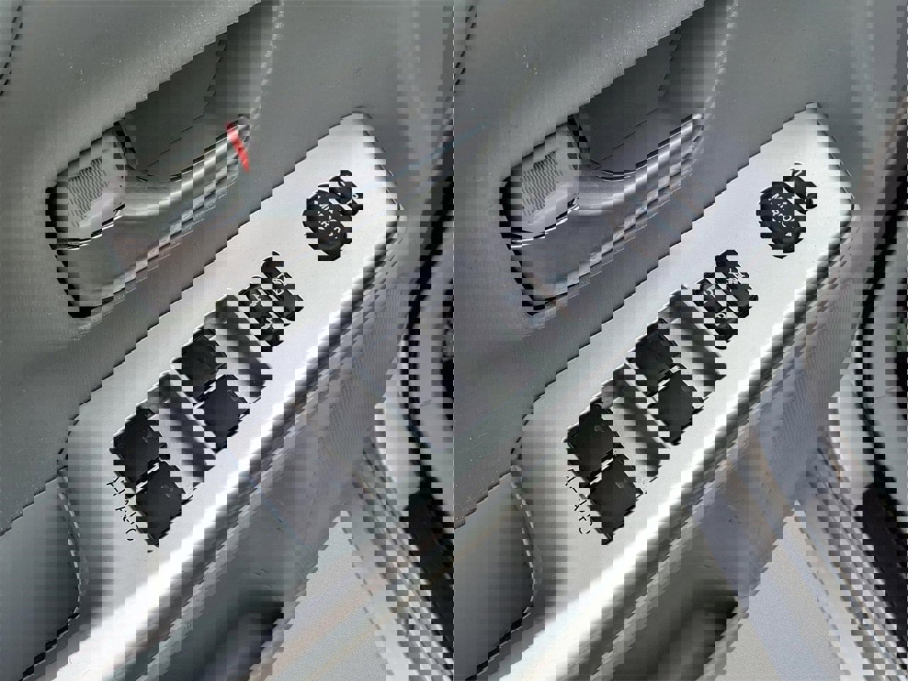 Used 2014 Toyota Prius V Five image 14