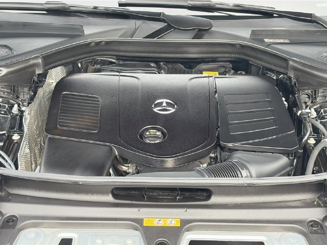 Certified 2025 Mercedes-Benz GLC 300 4MATIC image 32
