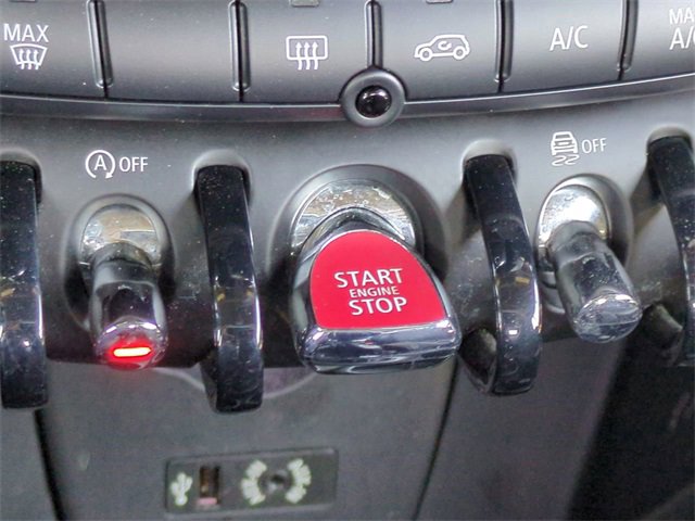 Used 2018 MINI Cooper S image 33