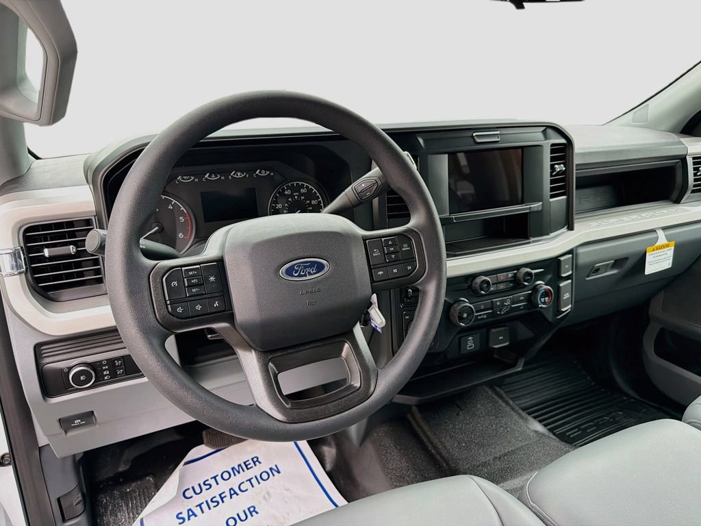 New 2026 Ford F550 4x4 Crew Cab image 17