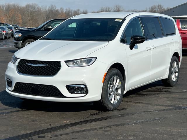 New 2026 Chrysler Pacifica Select image 42