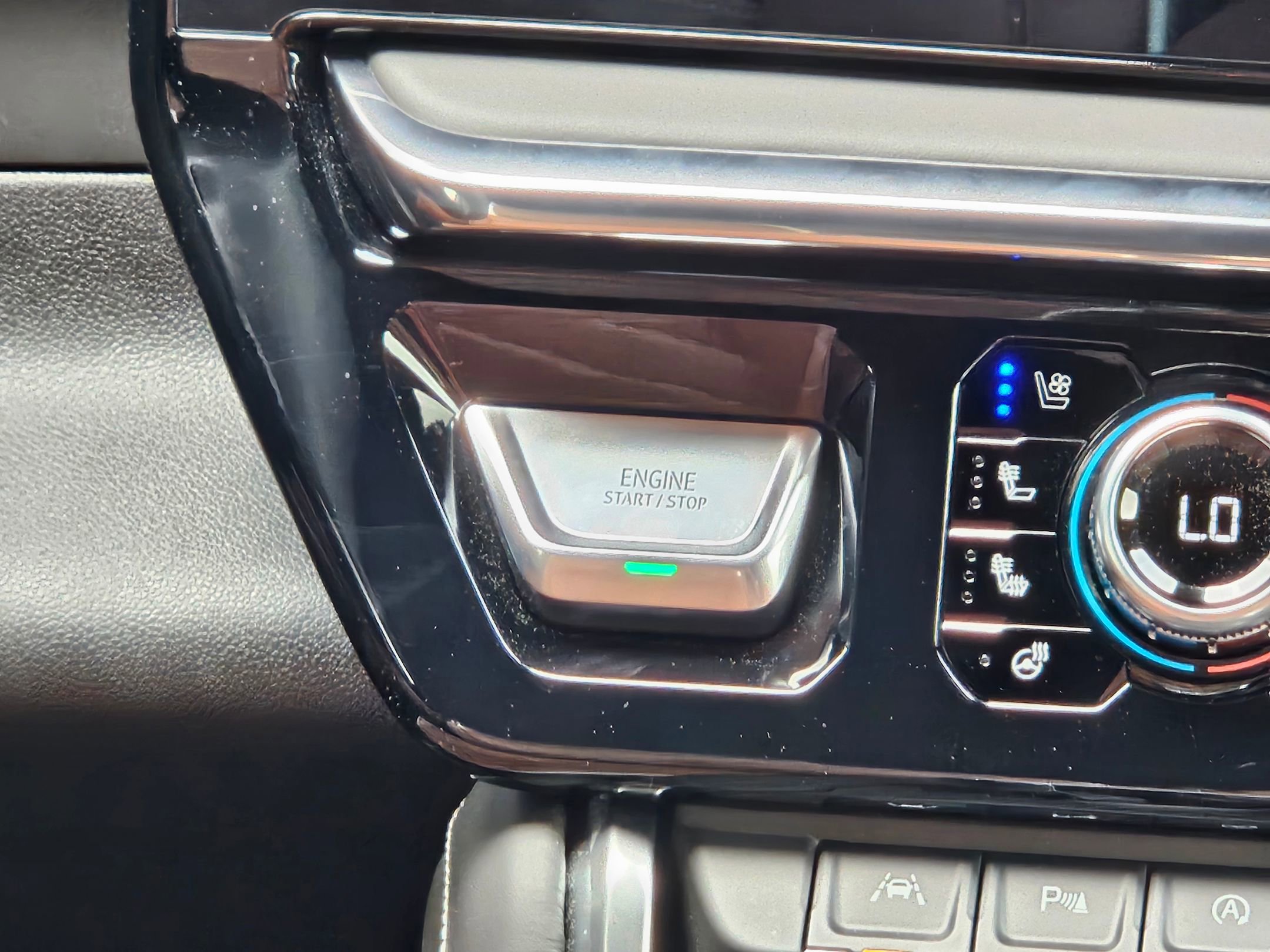 Used 2025 GMC Sierra 1500 Denali Ultimate AWD/4WD image 14