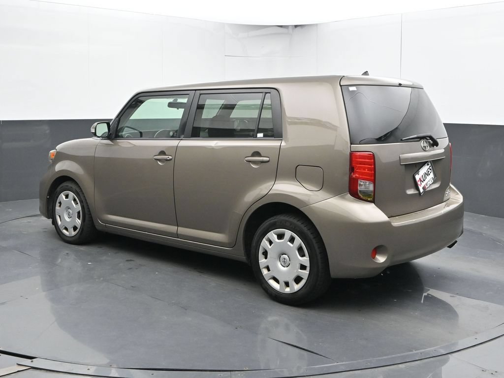 Used 2011 Scion xB FWD image 8