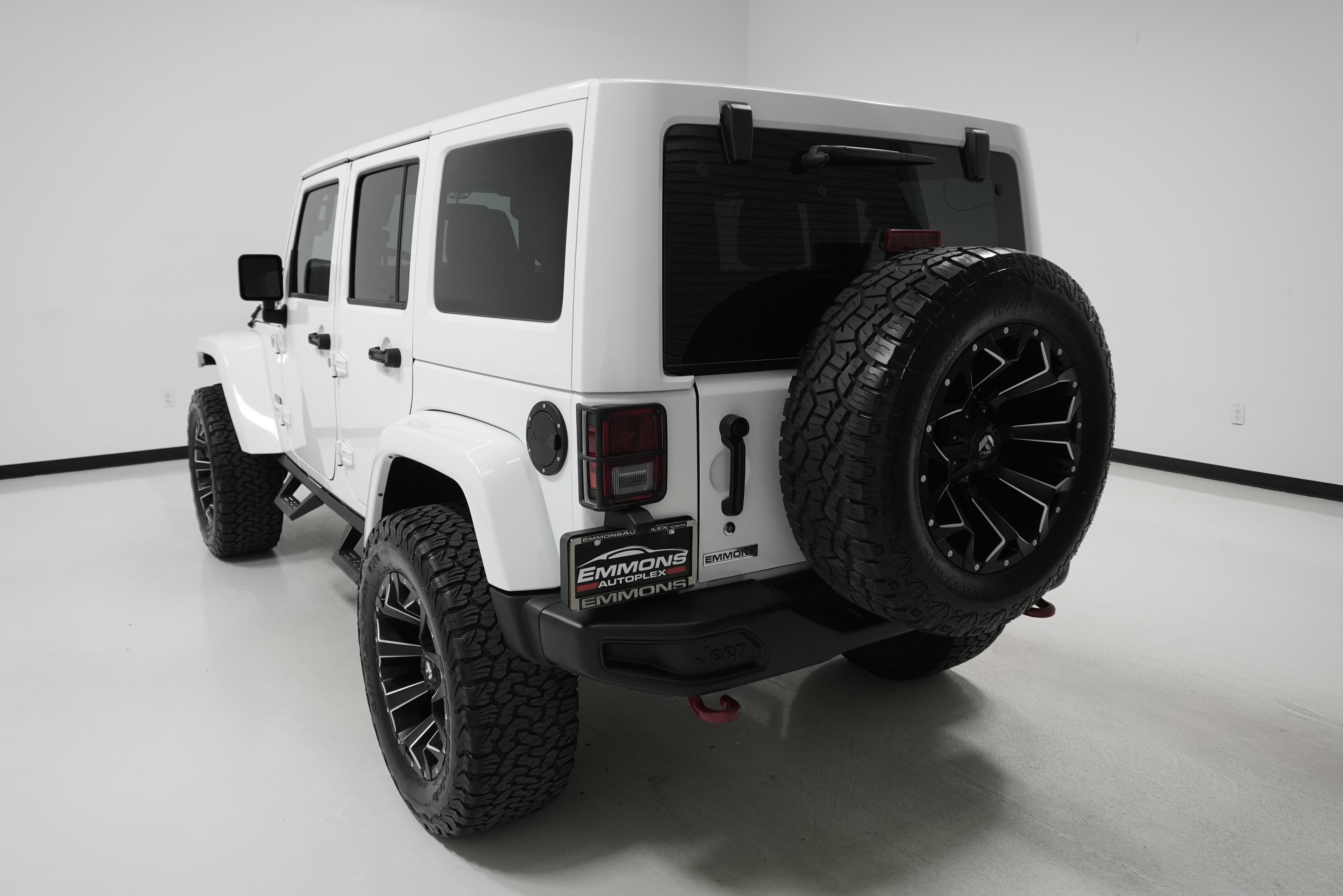 Used 2017 Jeep Wrangler Unlimited Rubicon AWD/4WD image 5