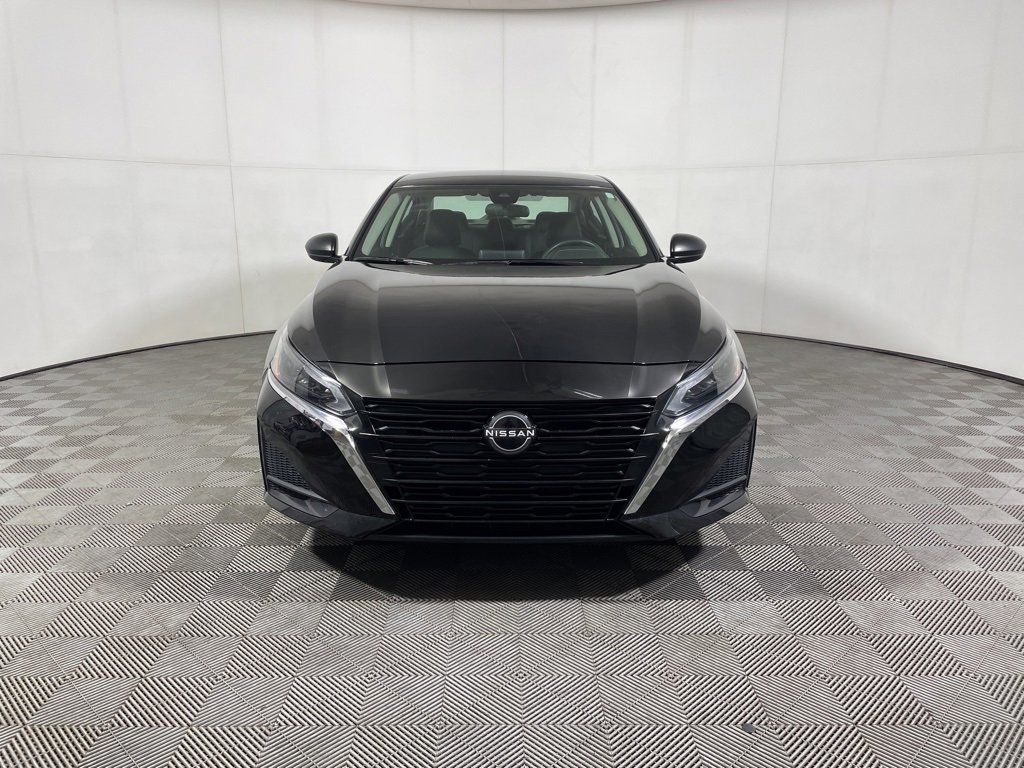 Used 2024 Nissan Altima 2.5 SV image 3