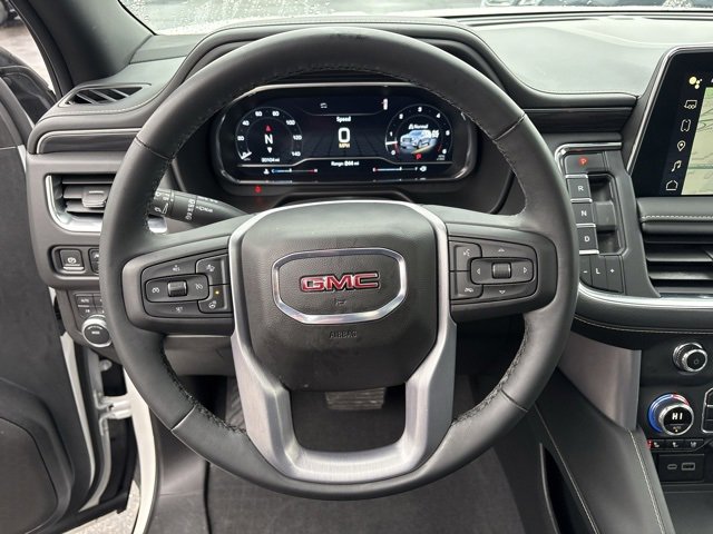 Used 2024 GMC Yukon XL SLT w/ SLT Premium Package image 39