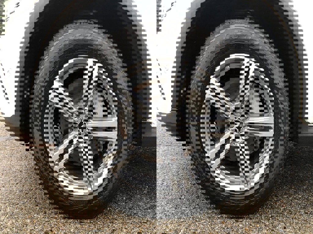 Used 2022 Mercedes-Benz GLC 300 4MATIC w/ Driver Assistance Package image 9