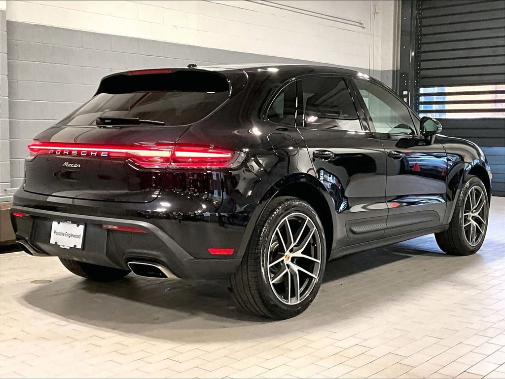 Used 2025 Porsche Macan image 17