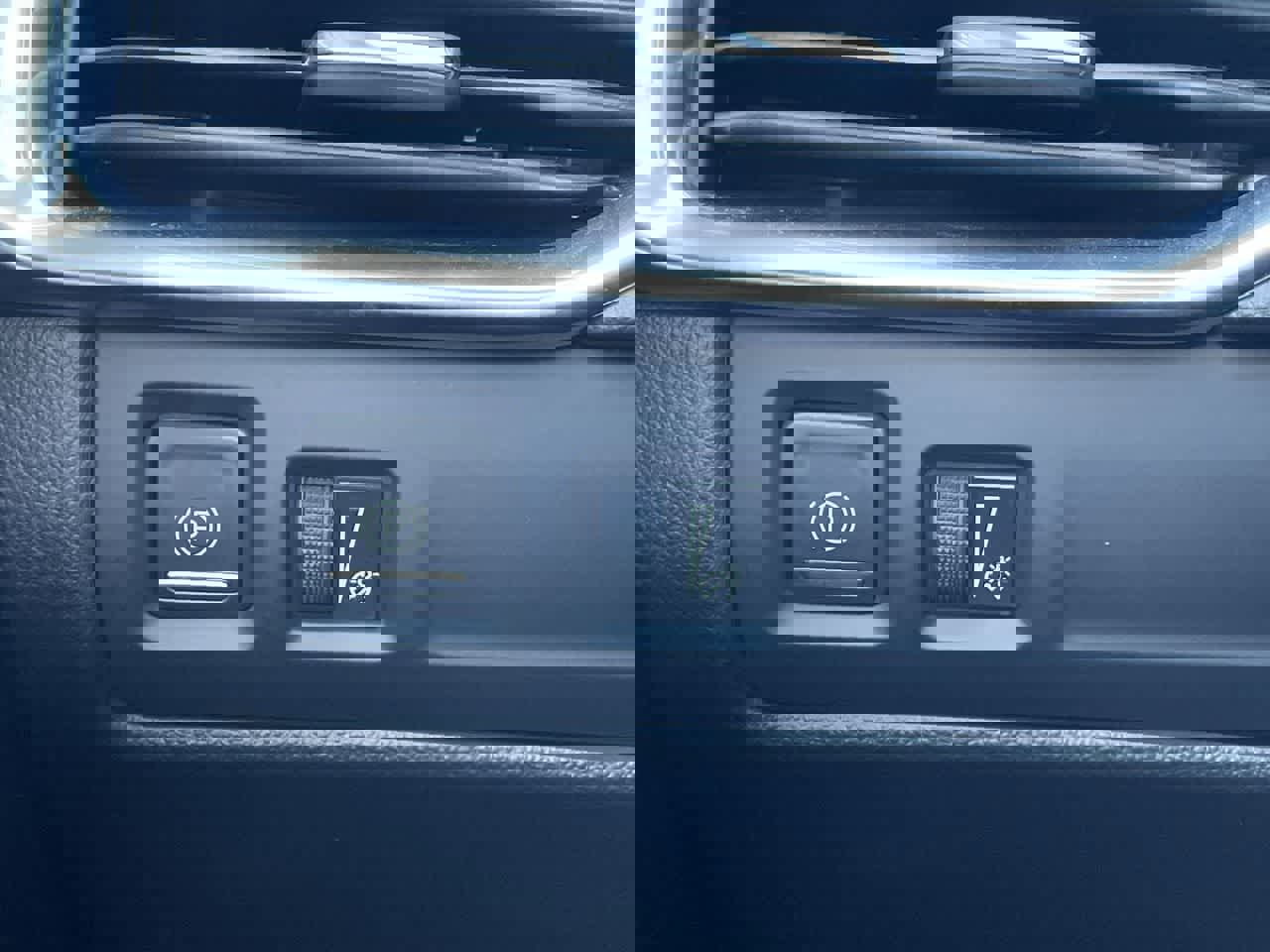 Certified 2023 Cadillac XT4 Sport w/ Cold Weather Package image 30