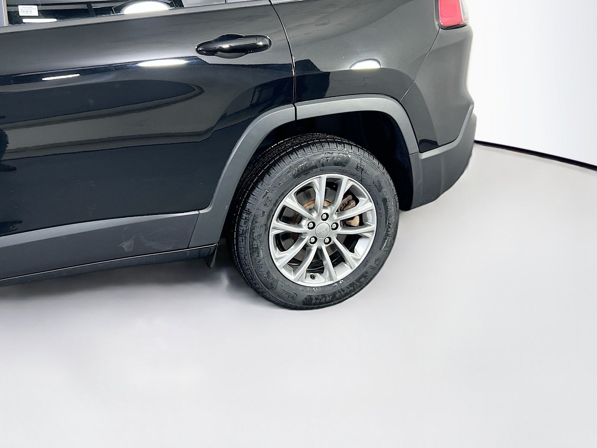 Used 2022 Jeep Cherokee Latitude Lux AWD/4WD image 29