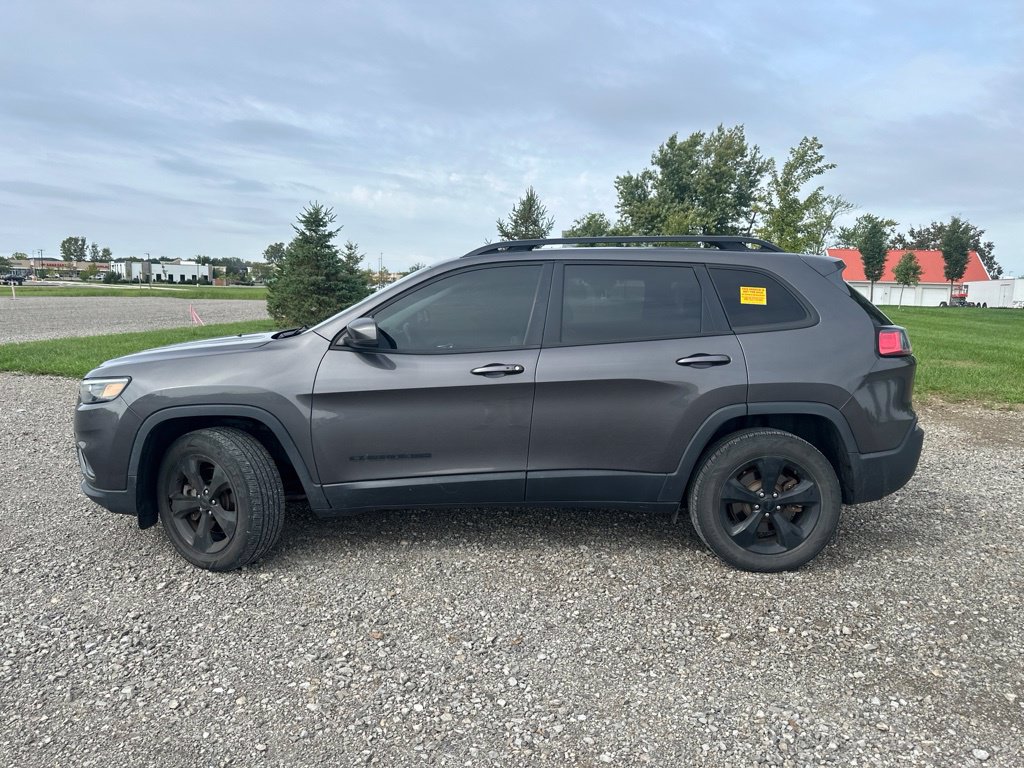 Used 2019 Jeep Cherokee Latitude Plus AWD/4WD image 6