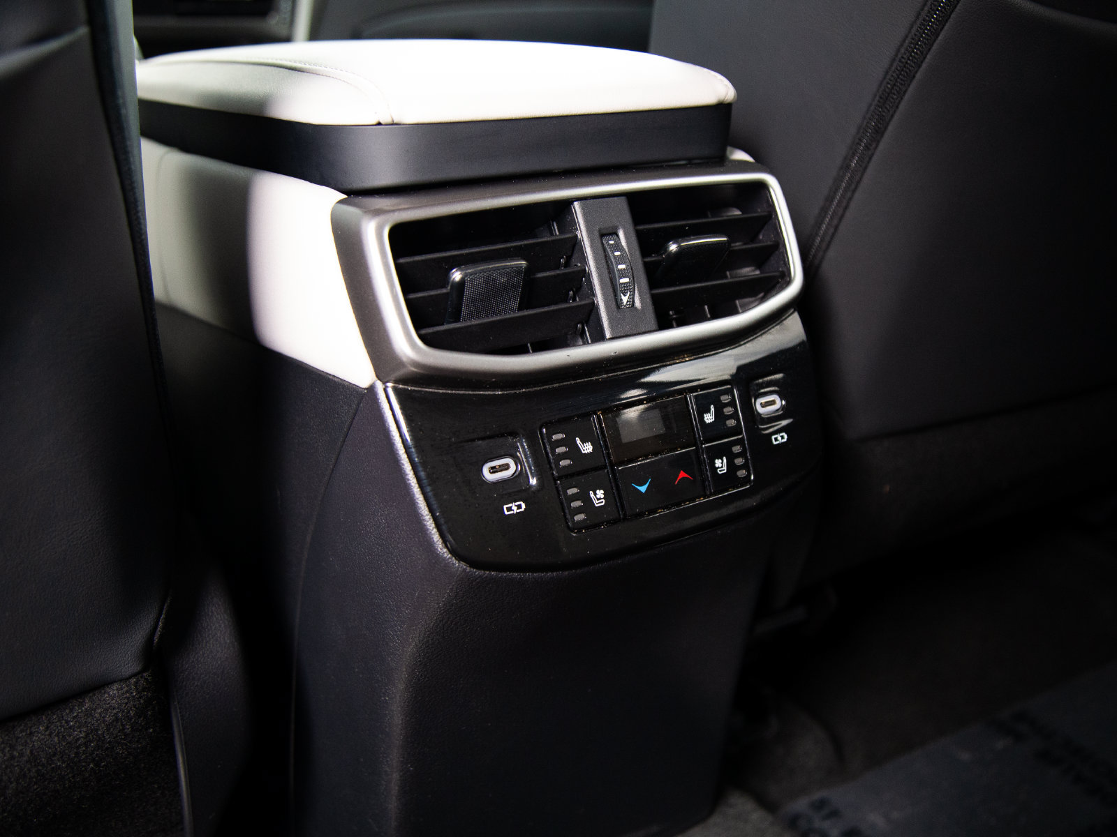 Used 2023 Lexus RX 350 Premium Plus w/ Cold Area Package FWD image 27