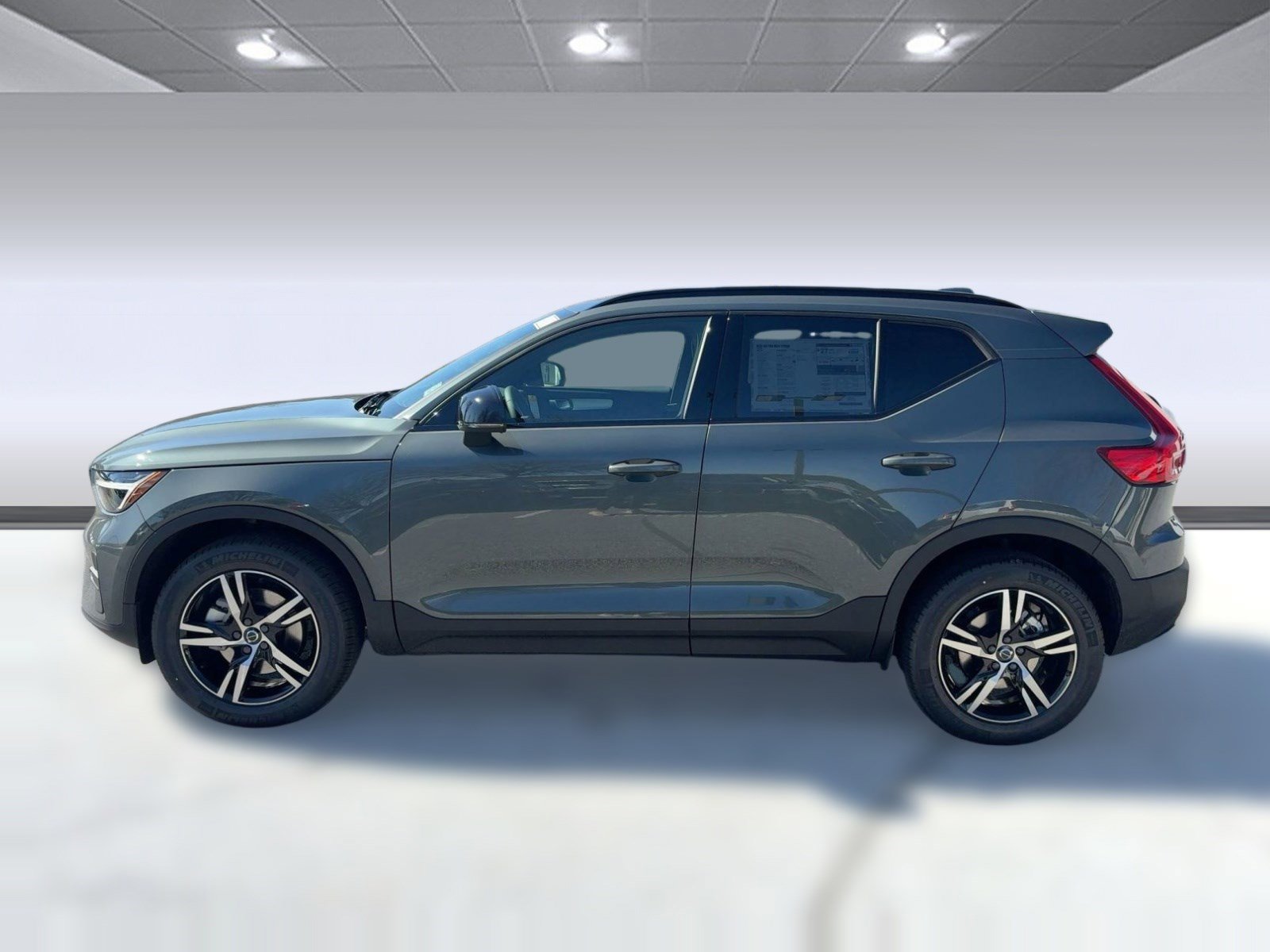 New 2026 Volvo XC40 B4 Core w/ Protection Package image 2