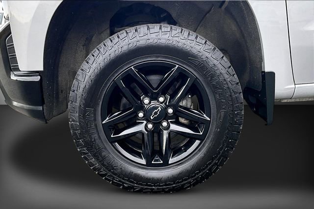 Used 2021 Chevrolet Silverado 1500 Custom Trail Boss w/ LPO, Dark Essentials Package AWD/4WD image 8