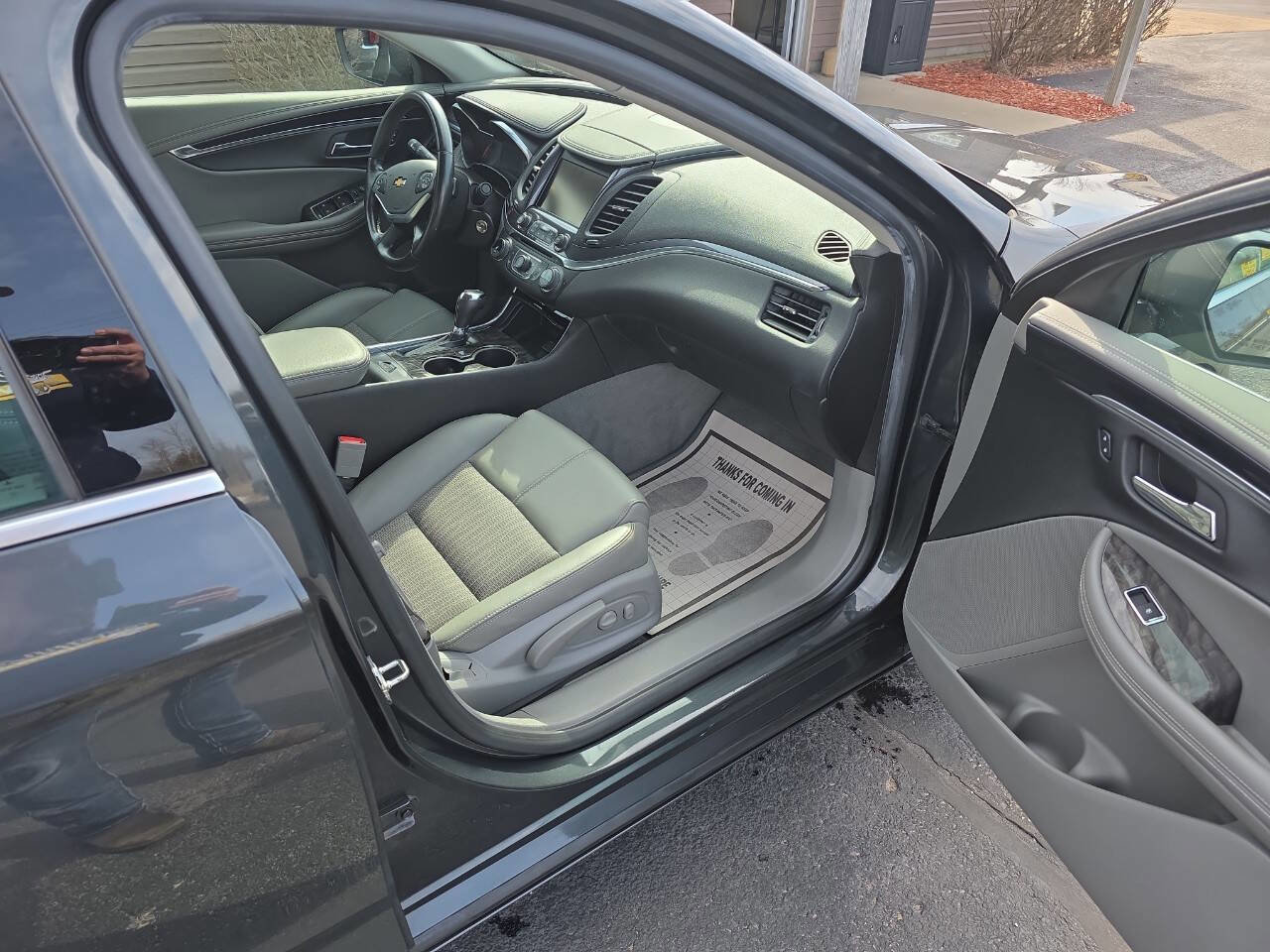 Used 2015 Chevrolet Impala LT w/ Convenience Package FWD image 13