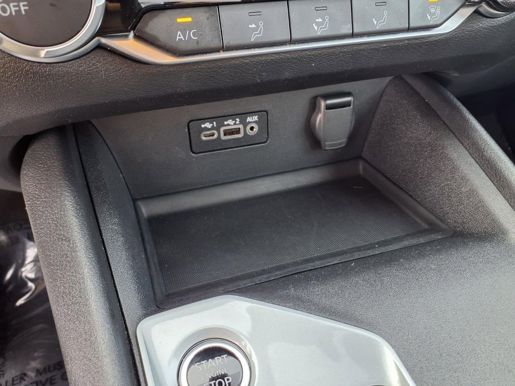 Used 2025 Nissan Altima 2.5 SV image 8