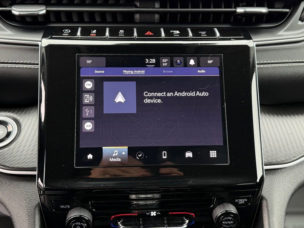 Used 2024 Jeep Grand Cherokee Laredo image 15