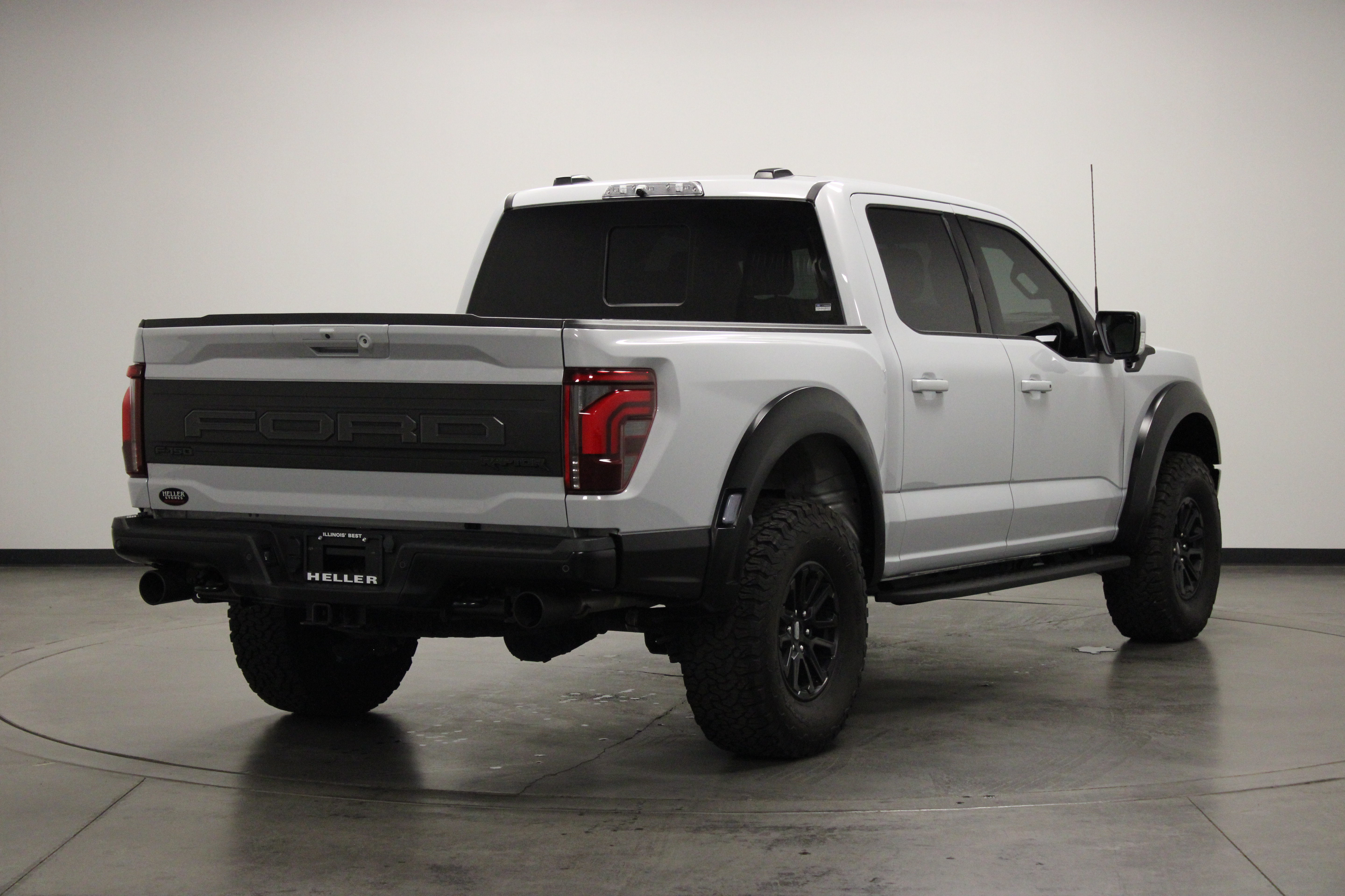 Used 2025 Ford F150 Raptor AWD/4WD image 8