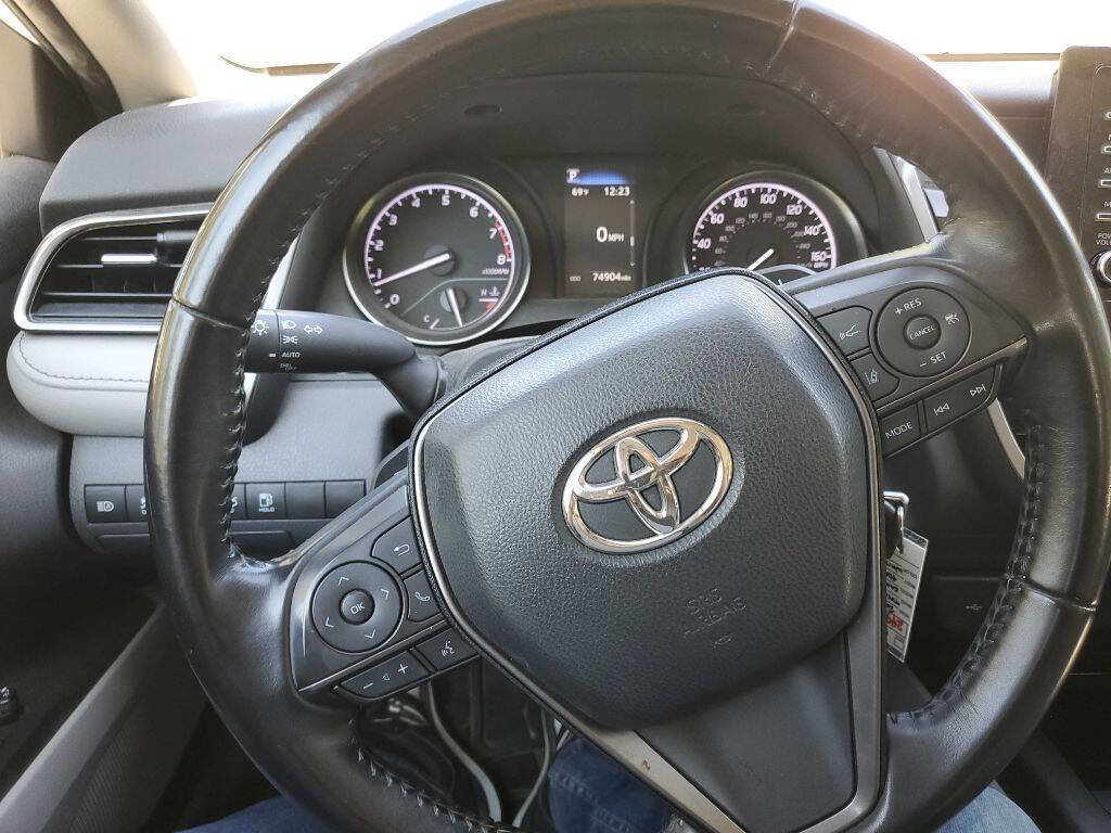 Used 2021 Toyota Camry SE image 25