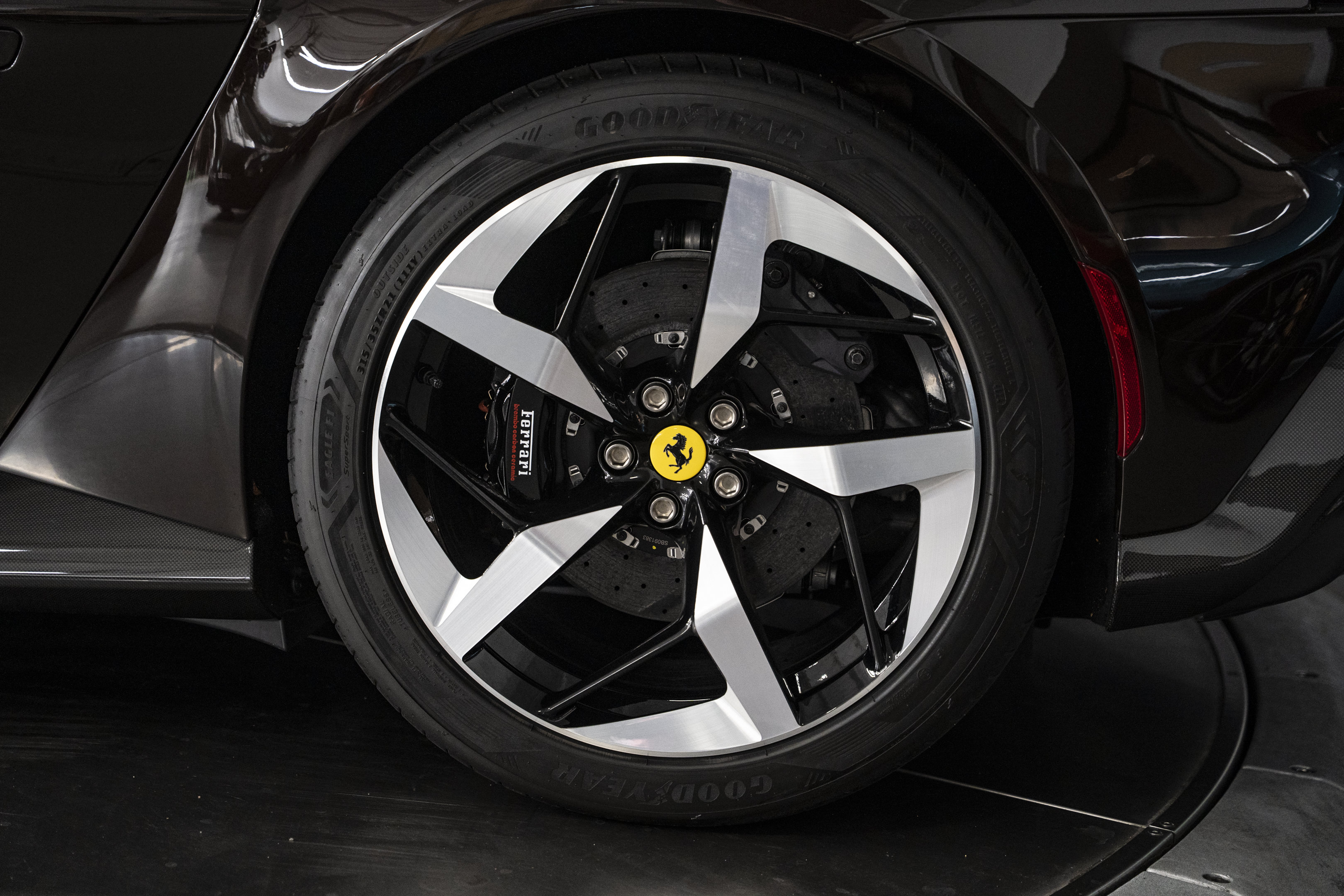 Used 2025 Ferrari 12Cilindri RWD image 20