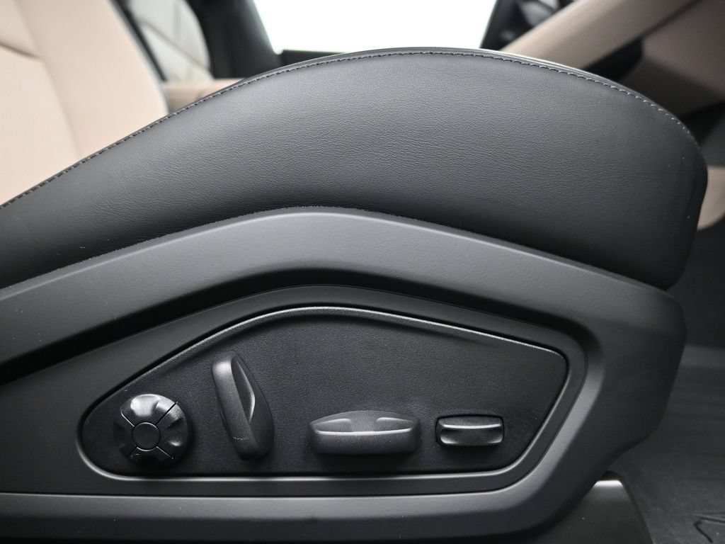New 2026 Porsche Taycan 4S AWD/4WD image 15