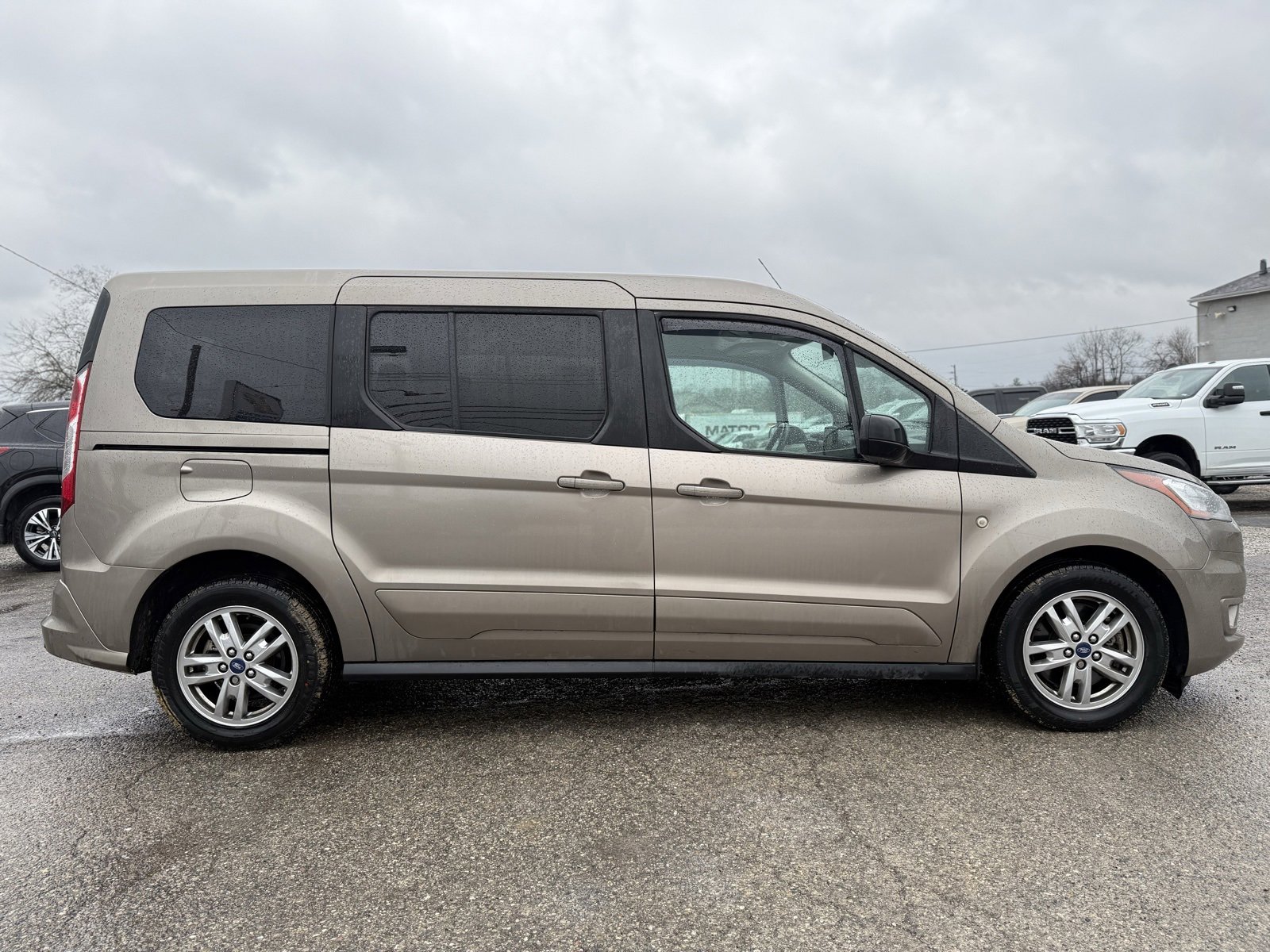Used 2019 Ford Transit Connect XLT w/ XLT Premium Package image 8