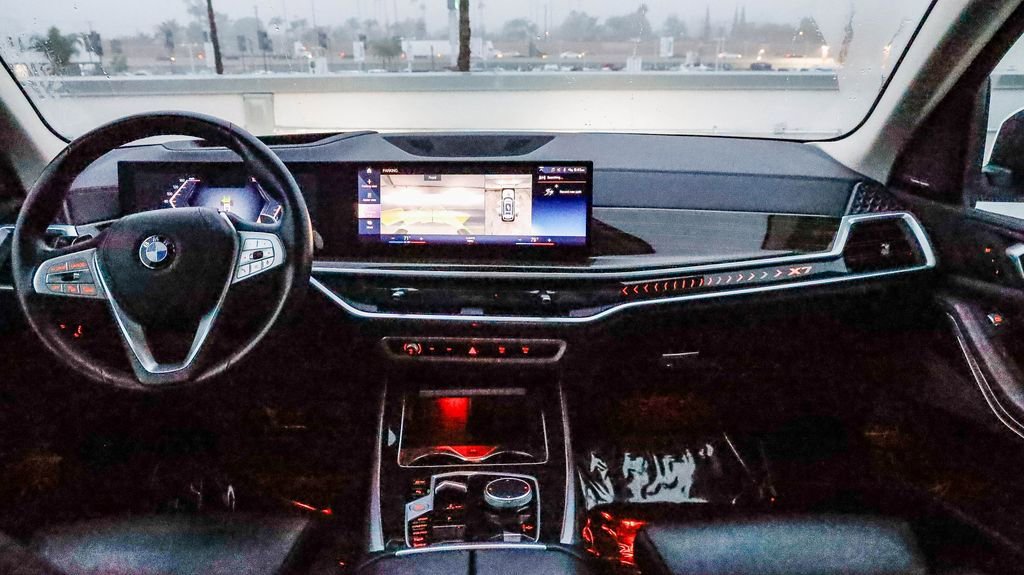 Used 2023 BMW X7 xDrive40i image 15