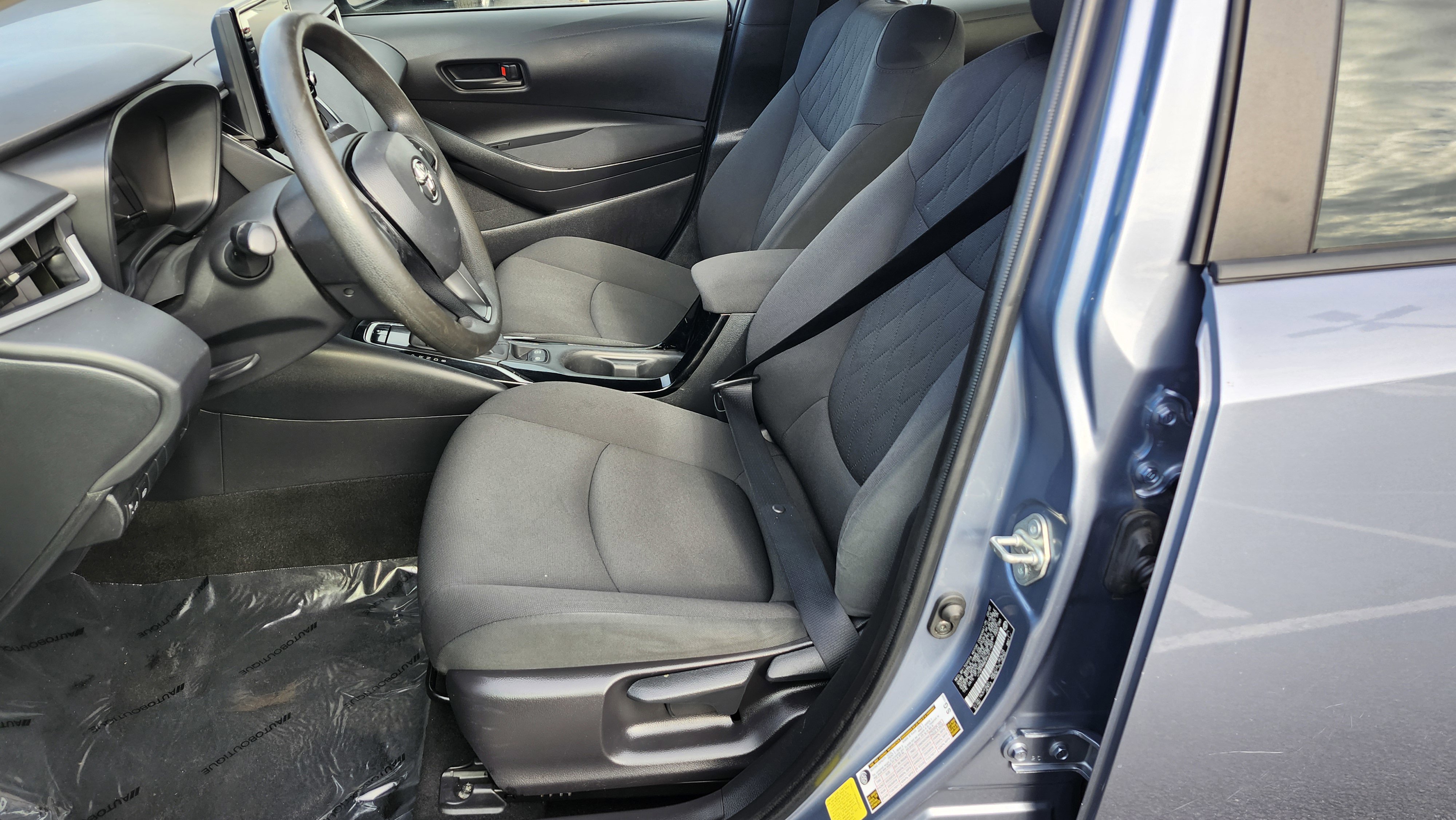 Used 2022 Toyota Corolla LE image 21