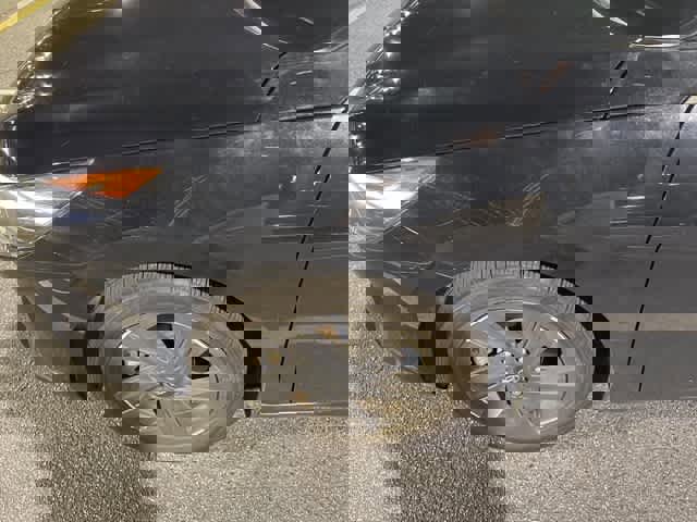 Used 2023 Hyundai Elantra SEL w/ Preferred Accessory Package image 7