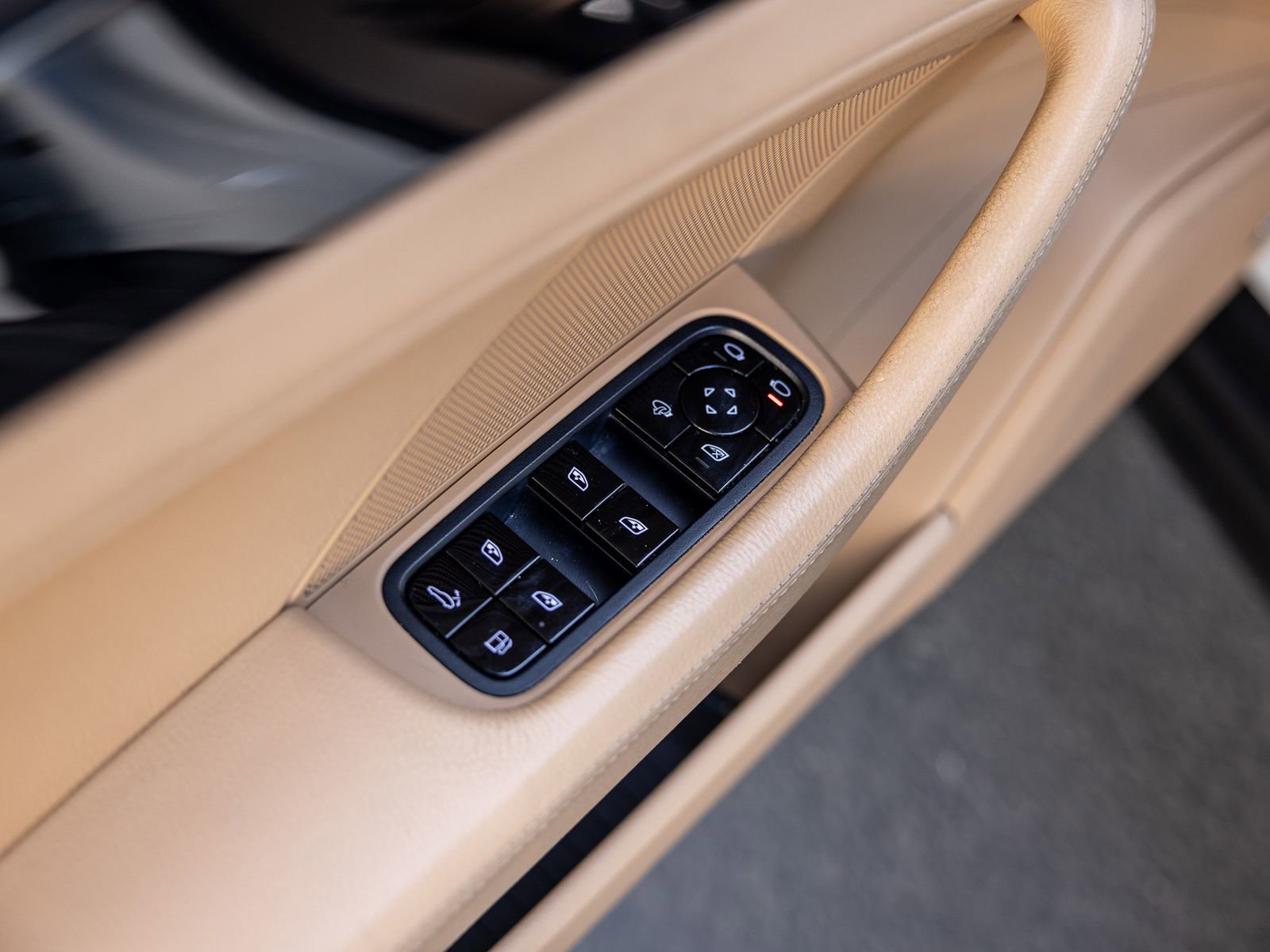 Certified 2020 Porsche Panamera 4 image 40