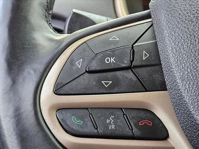 Used 2017 Jeep Cherokee Latitude image 10