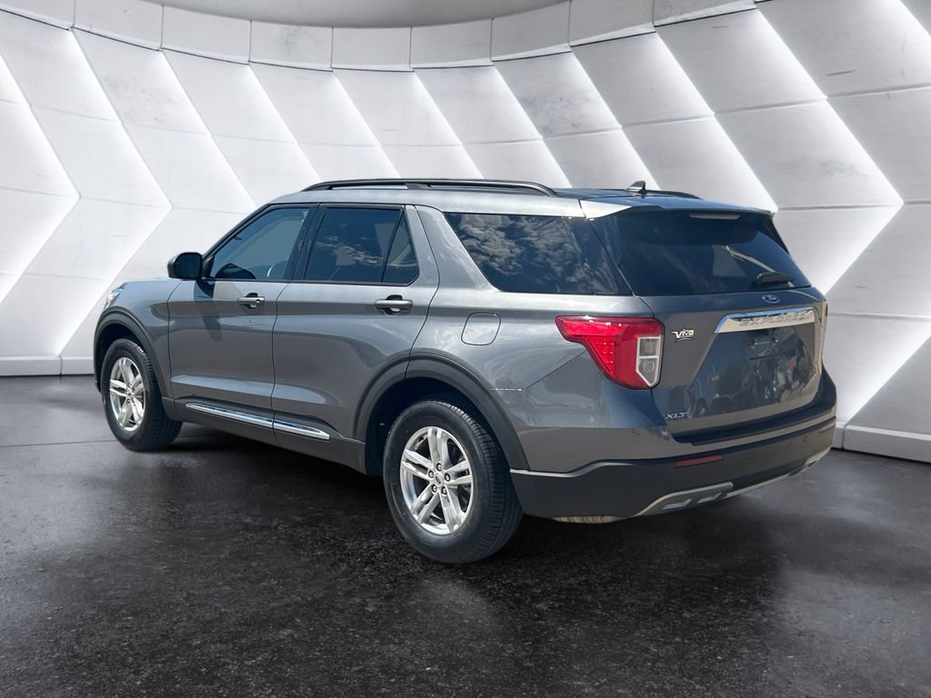 Used 2022 Ford Explorer XLT w/ Equipment Group 202A image 6