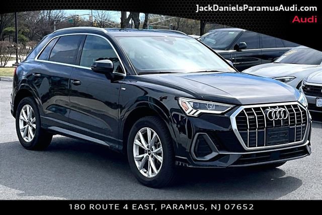 Used 2023 Audi Q3 2.0T Premium w/ Convenience Package image 9