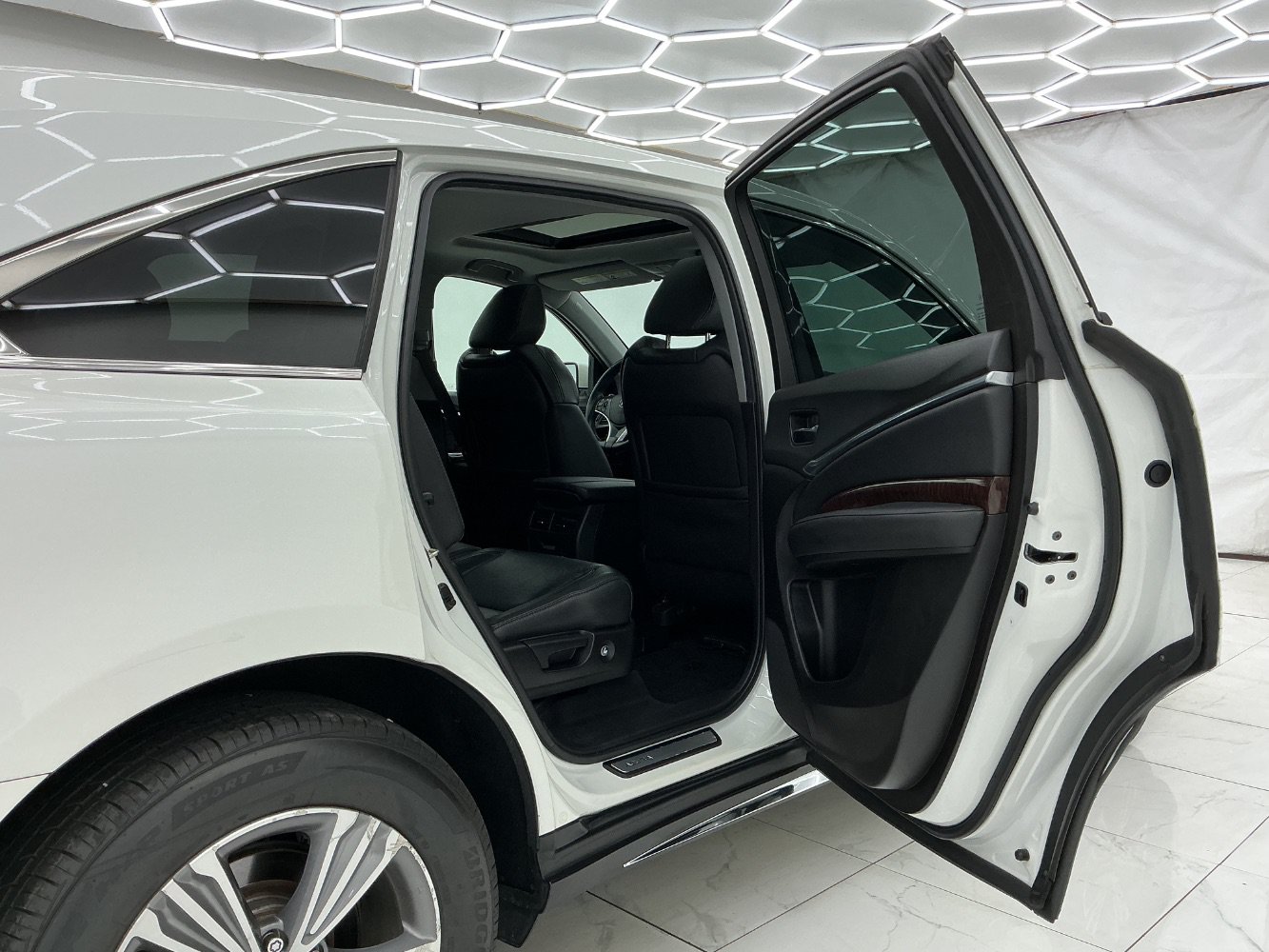 Used 2019 Acura MDX FWD image 23