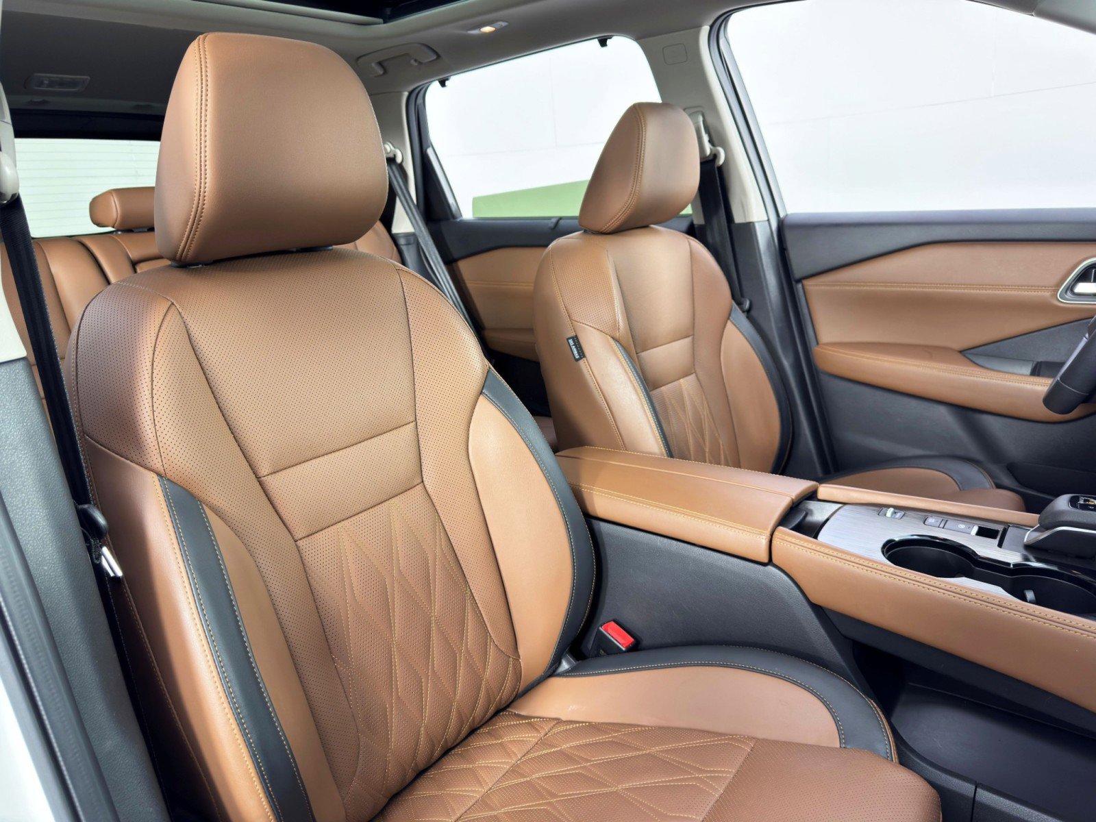 Used 2024 Nissan Rogue Platinum w/ Platinum Premium Package FWD image 38