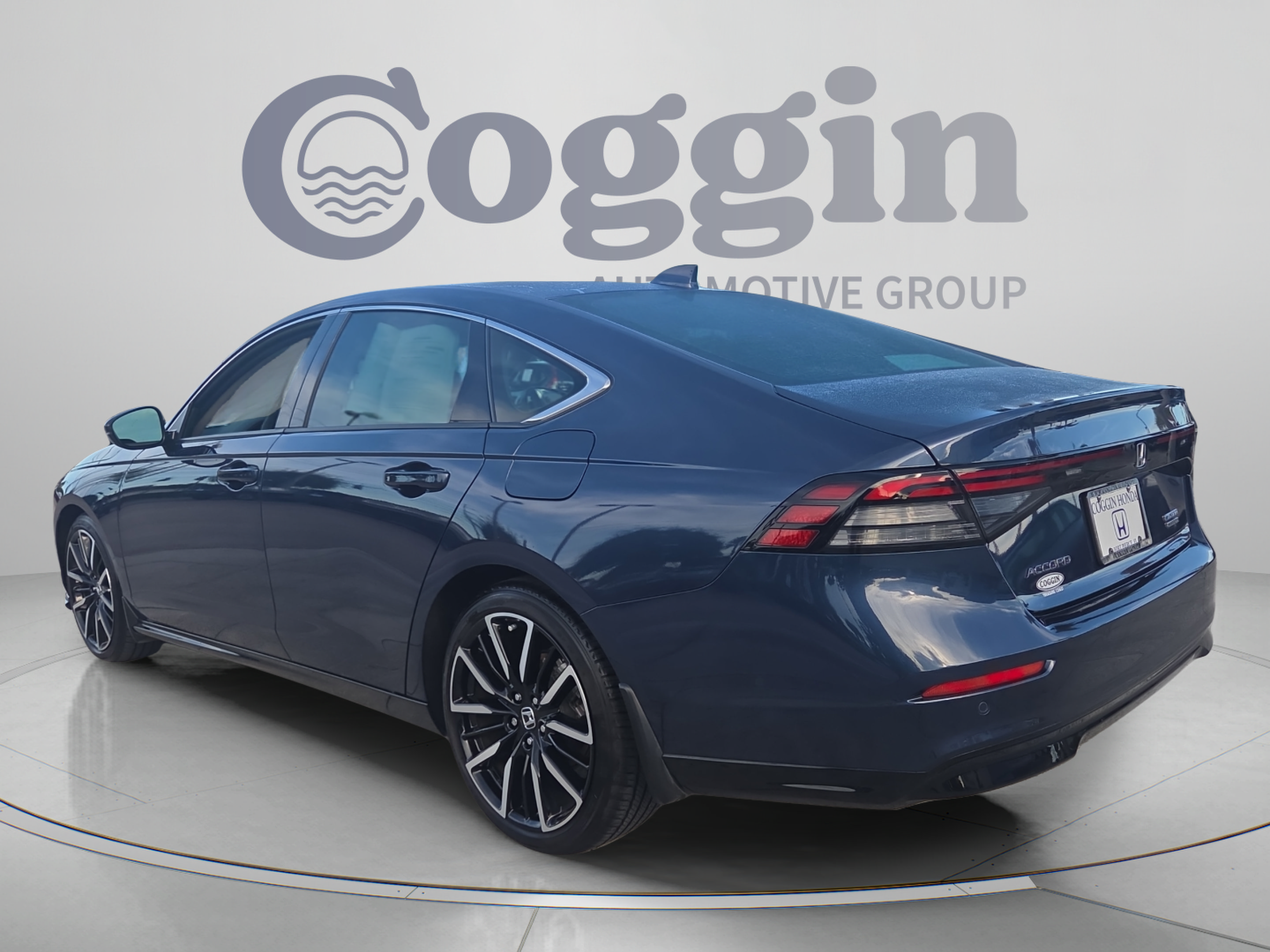 Used 2025 Honda Accord Touring image 3